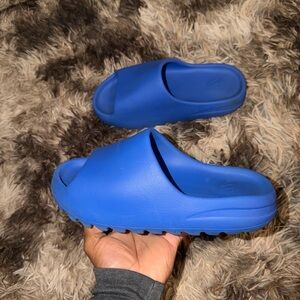 Adidas Yeezy Slide “Azure” Slides